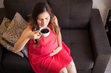 כמה קפה מותר לשתות בהריון